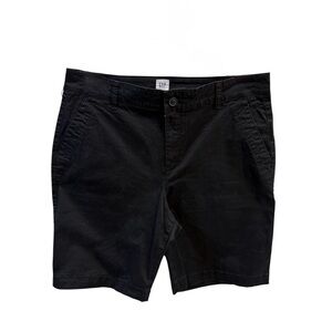 NWOT Ladies Gap Black Bermuda Shorts